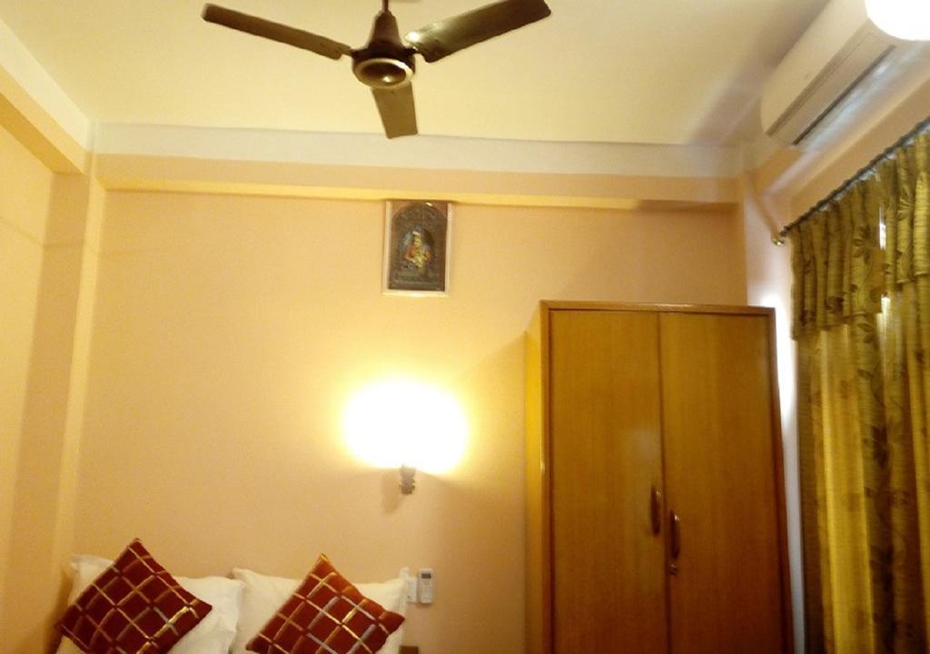 Festoon Hotel Катманду Экстерьер фото