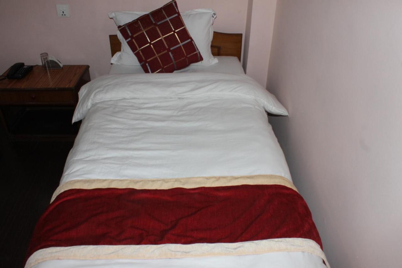 Festoon Hotel Катманду Экстерьер фото