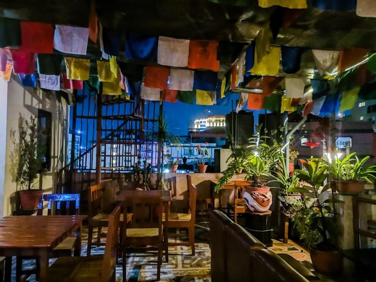 Festoon Hotel Катманду Экстерьер фото
